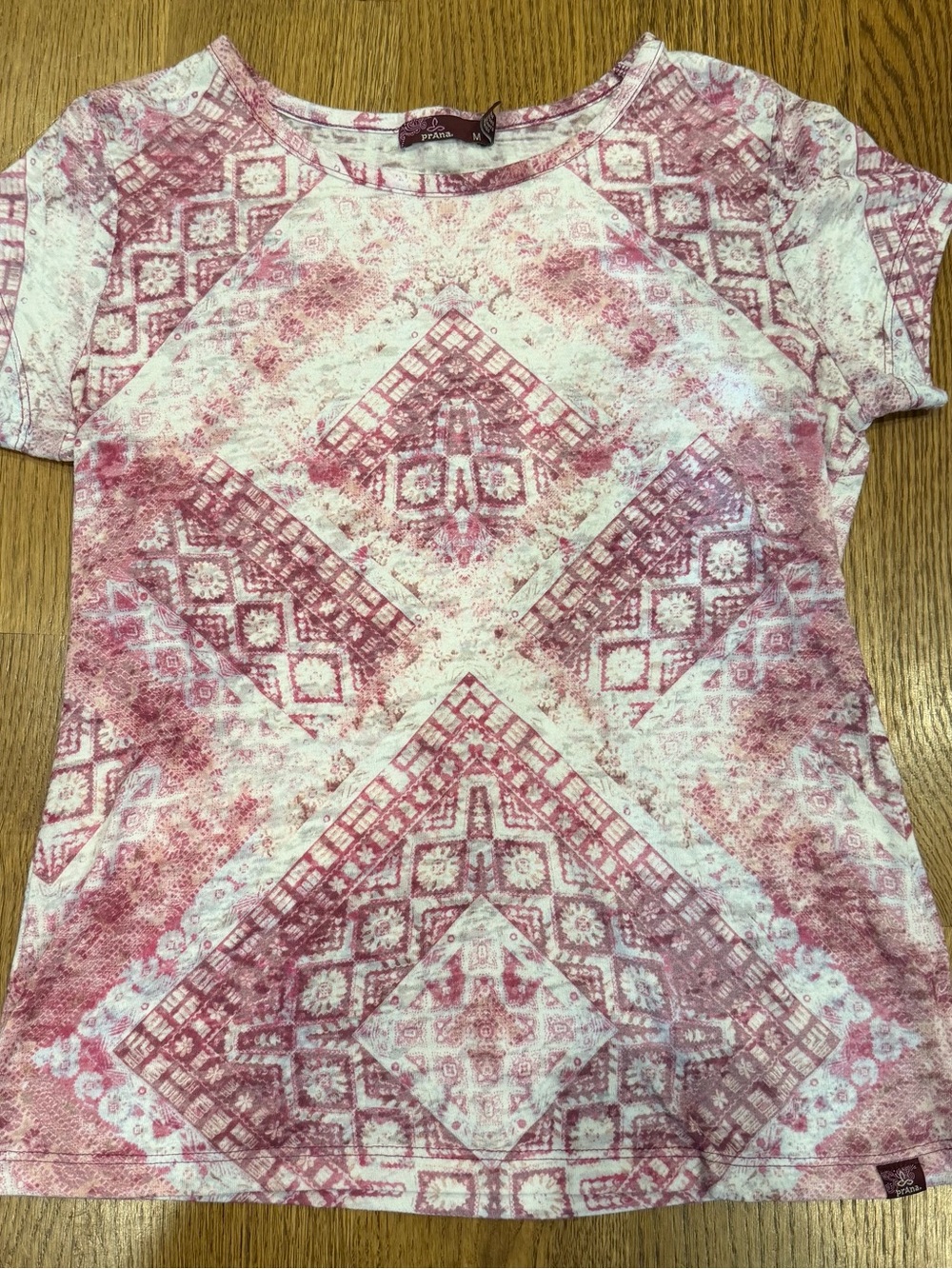 Prana Women’s Short Sleeve Burnout Top Tee Shirt Size M Pink Burgundy